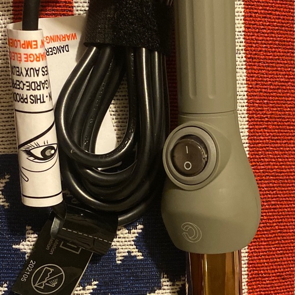 New Never Used. Complex Culture Titanium 1” styling wand - Picture 2 of 2